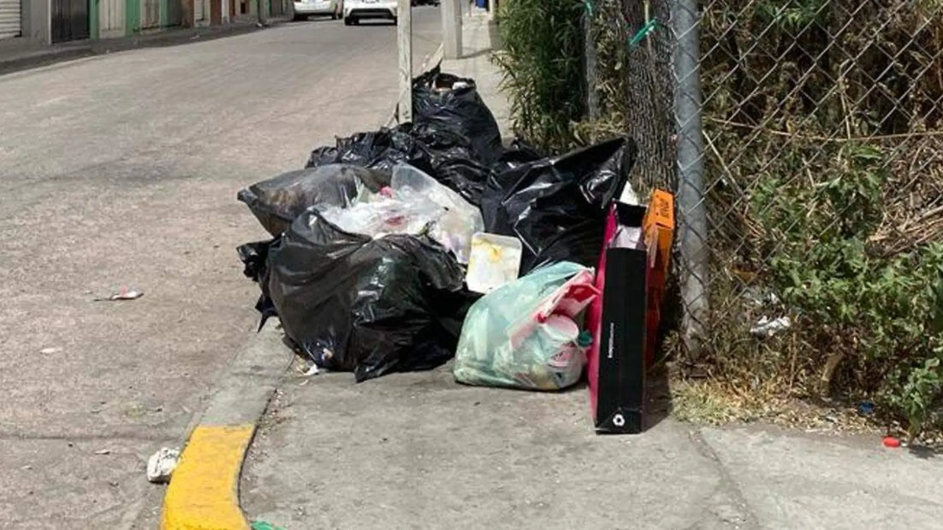 irregular, recolección de basura en Chbiolula 